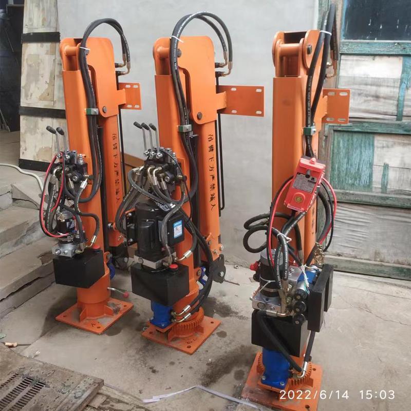 民雄乡重汽蓝牌随车吊 3.2吨 国六动力强 液压驱动 农用自卸起重机